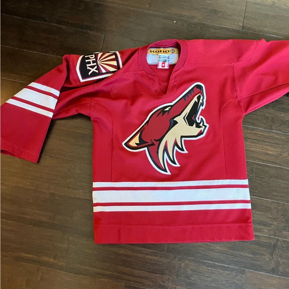 Koho Phoenix coyotes NHL youth jersey.  A collector piece!
